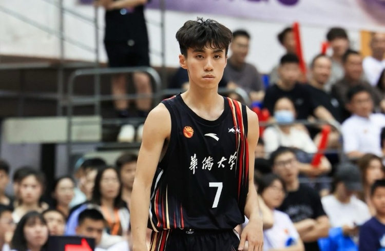 沒手感！葉潤峰16投4中得10分3板2助1斷 三分球14投僅2中